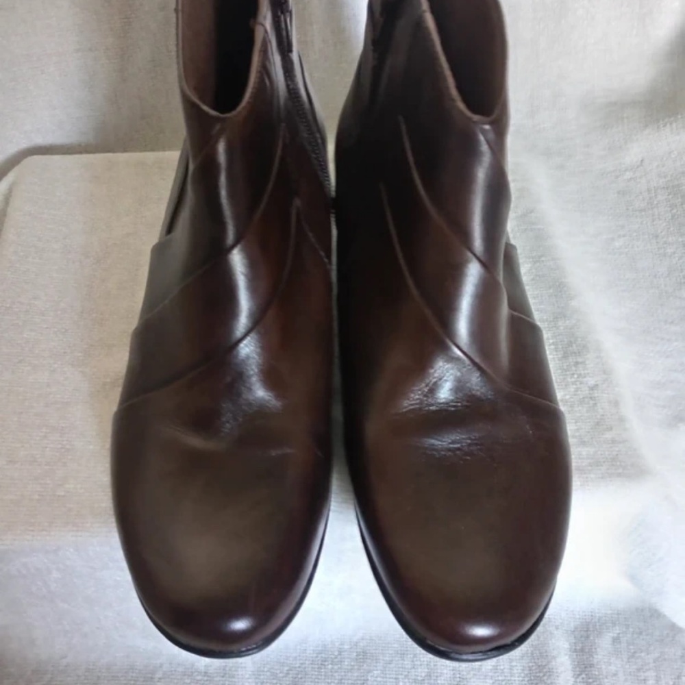 Earth Spirit Women's Chocolate Leather Boots